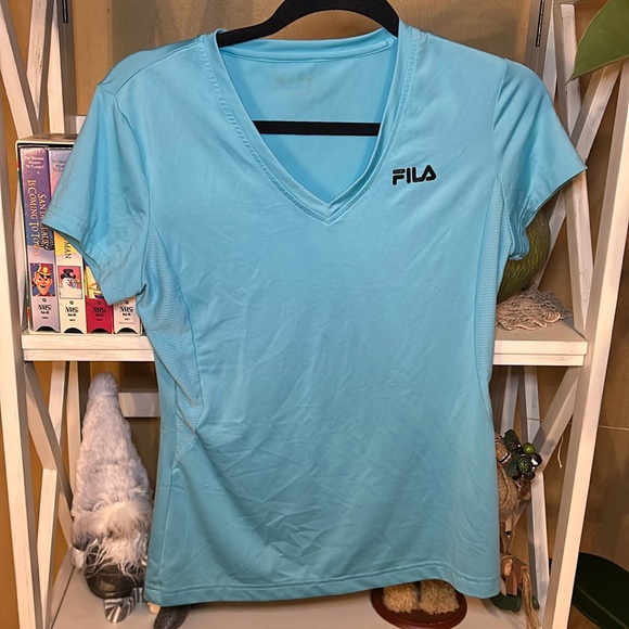 Fila Performance Vneck Athletic Top sz med - Picture 1 of 4